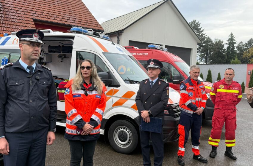  Ambulanțe noi, moderne, în sprijinul comunității bistrițene. FOTO