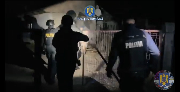  Tânăr cercetat pentru furt calificat reținut, pentru 24 de ore, de polițiștii de la transporturi. VIDEO