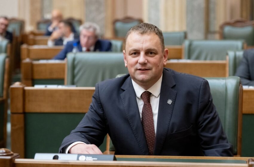  Cristian Nicula, membru în Comisia pentru buget și finanțe din Senatul României
