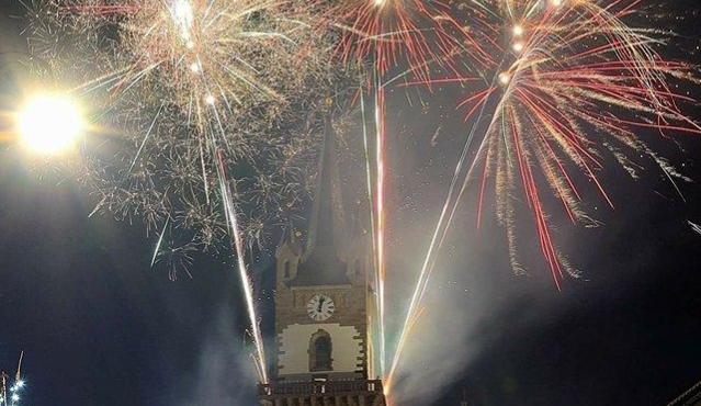  Bistrița renunță la artificii! Final de an spectaculos cu lumini și lasere