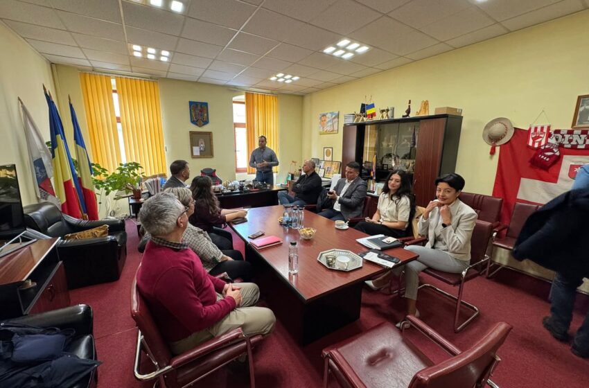  Vicepreședinții Consiliului Județean, întâlnire cu cetățenii și administrația rodneană. FOTO