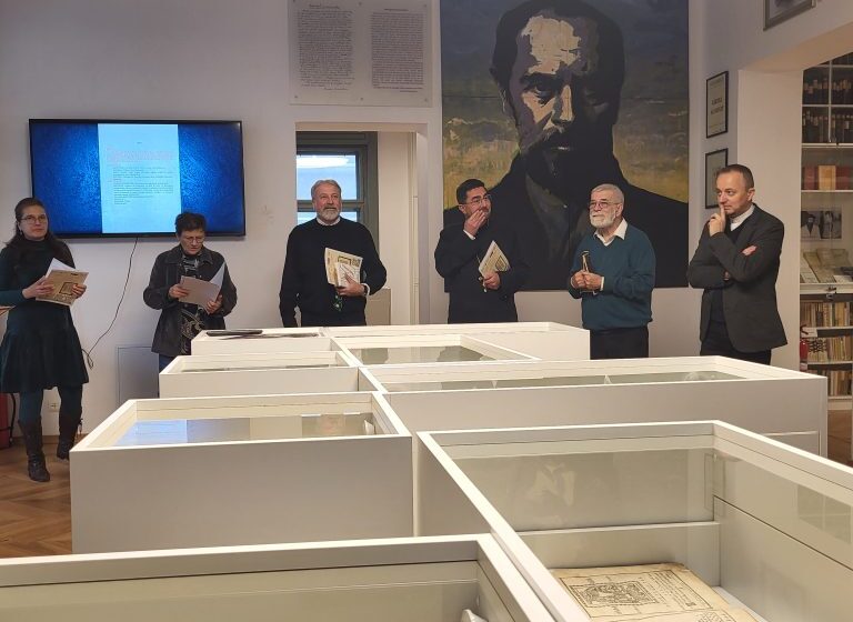  550 de ani de la tipărirea Bibliei – incunabul, aflată în colecția Bibliotecii Județene „George Coșbuc” Bistrița Năsăud a fost prezentată publicului interesat. VIDEO