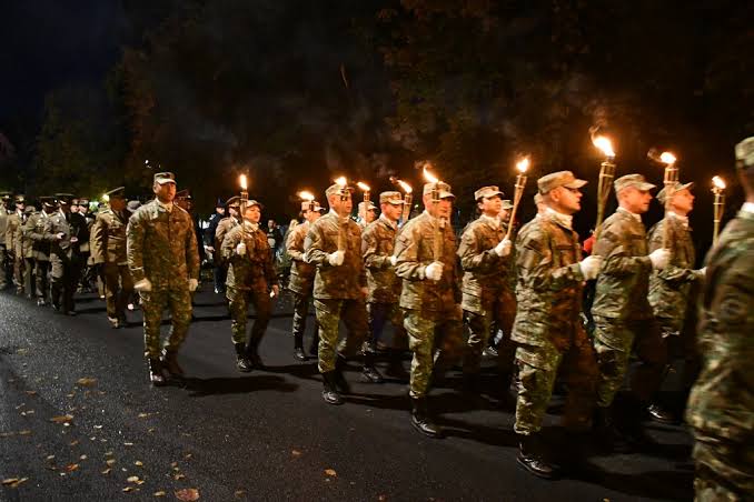  Bistrița sărbătorește Ziua Națională: ceremonii, folclor și retragere cu torțe