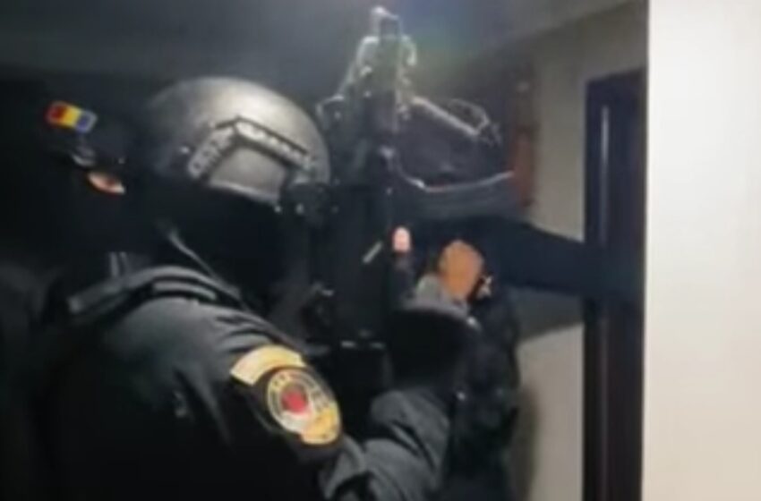  Proxenet din Reteag, arestat preventiv după o amplă operațiune a polițiștilor! Tânăra pe care o exploata, din Baia Mare