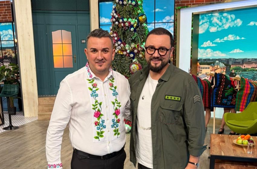  Primarul Paul Știr alături de ansamblul folcloric „Roua Țiblesului”, invitații lui Cătălin Măruță la PRO TV