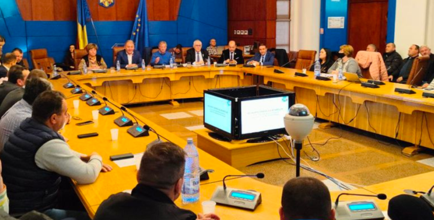 Primarii din Bistrița-Năsăud s-au adunat în Adunarea Generală a ACOR Bistrița-Năsăud. S-a ales noul Consiliu Director. După ce Valer Avram de la Măgura Ilvei a fost președinte interimar, noul președinte este Vasile Șut de la Tiha Bârgăului