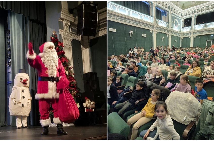  Moș Crăciun a adus magia sărbătorilor pentru 300 de copii, la Palatul Culturii din Bistrița. FOTO