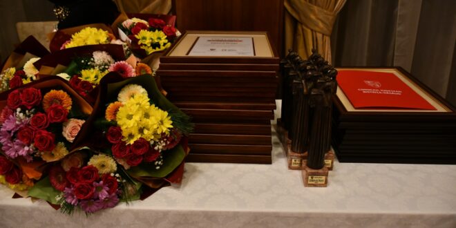  Astăzi vor fi premiate 11 personalități ale județului Bistrița-Năsăud