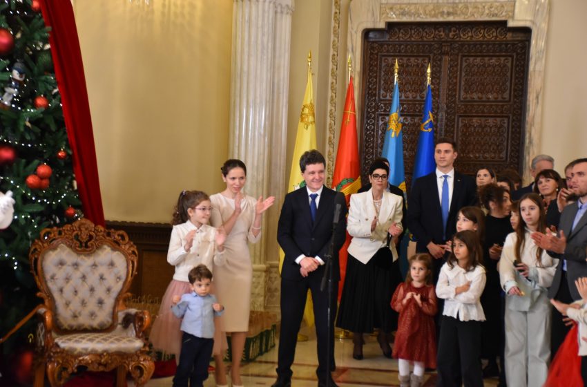  Nicușor Dan: Vă doresc tuturor un Crăciun binecuvântat!