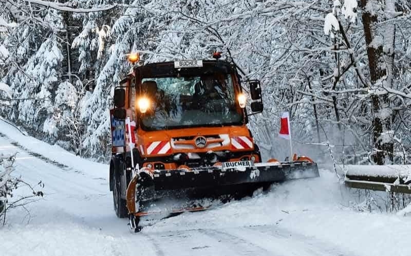  Primăria Nasăud: Nu lase mașinile parcate pe marginea străzilor!