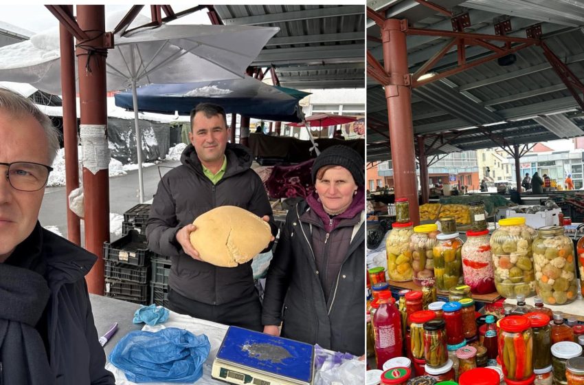  Subprefectul Stelian Dolha este alături de producătorii locali din Piata Decebal. FOTO