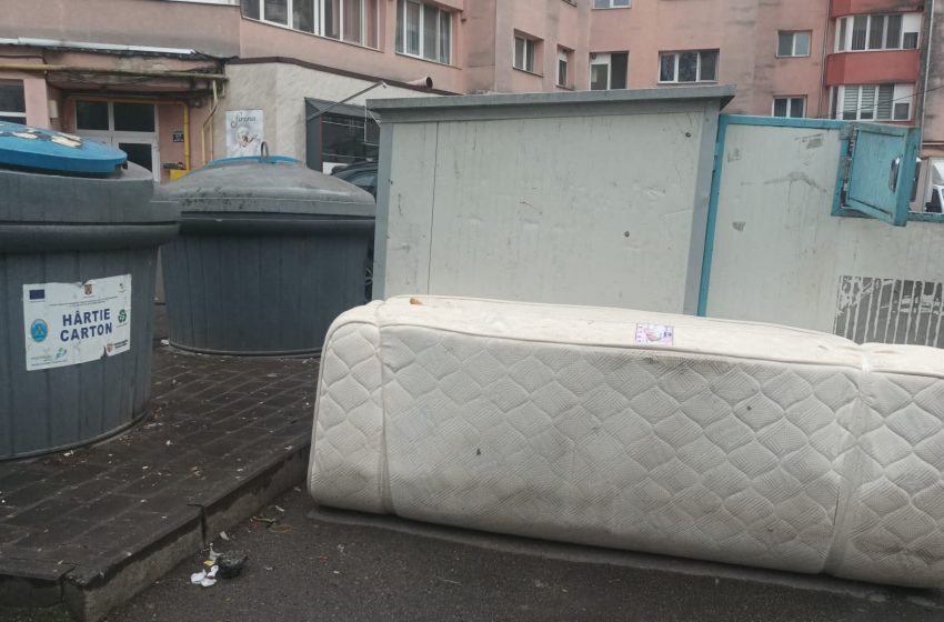  Campanie gratuită pentru deșeurile voluminoase în orașele din Bistrița-Năsăud. Vezi programul complet de ridicare