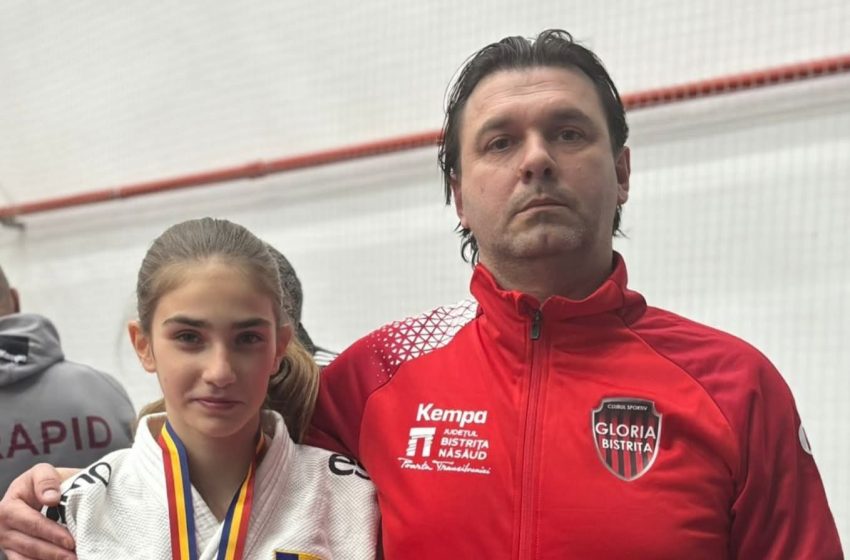  JUDO: Roxana Harpa, medaliată cu bronz la Campionatul Național U18 de la Arad! FOTO