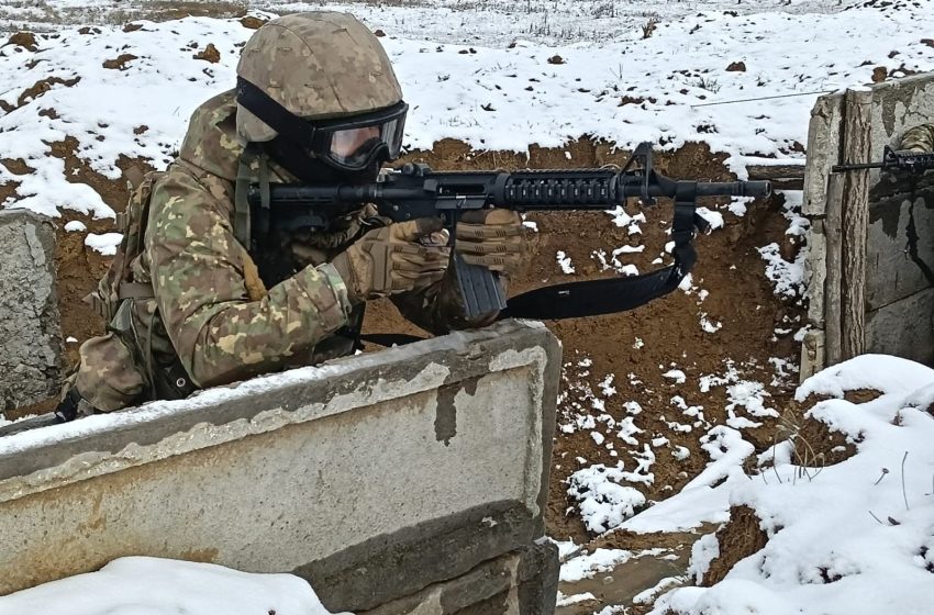  Provocări tactice pentru „Șoimii” bistrițeni: antrenamente intense în poligon pentru militarii Batalionului 812. FOTO