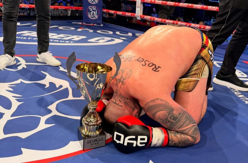  Sebastian Lutaniuc, a noua victorie consecutivă la Gala AYO 3 de la Baia Mare: „În genunchi mă rog pentru tot ce am”