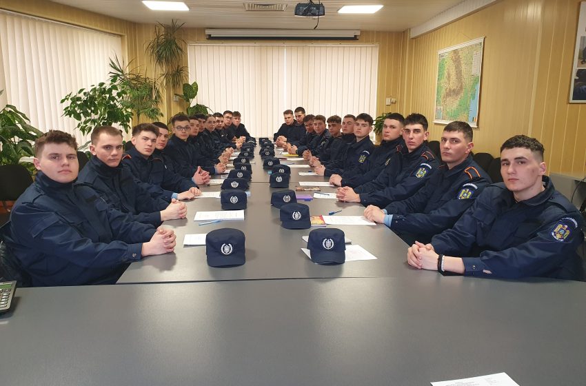  22 de elevi au început stagiul de practică la Jandarmeria Bistrița-Năsăud