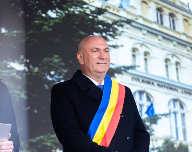  Primarul Gabriel Lazany nu va „scoate”, deocamdată, „păcănelele% din oraș și vrea să ceară bistrițenilor părerea asupra jocurilor de noroc