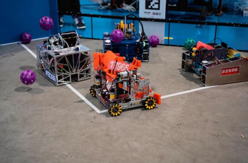  Bistrița, capitala roboticii pentru două zile! Peste 600 de liceeni vin la Regionala Nord FIRST Tech Challenge