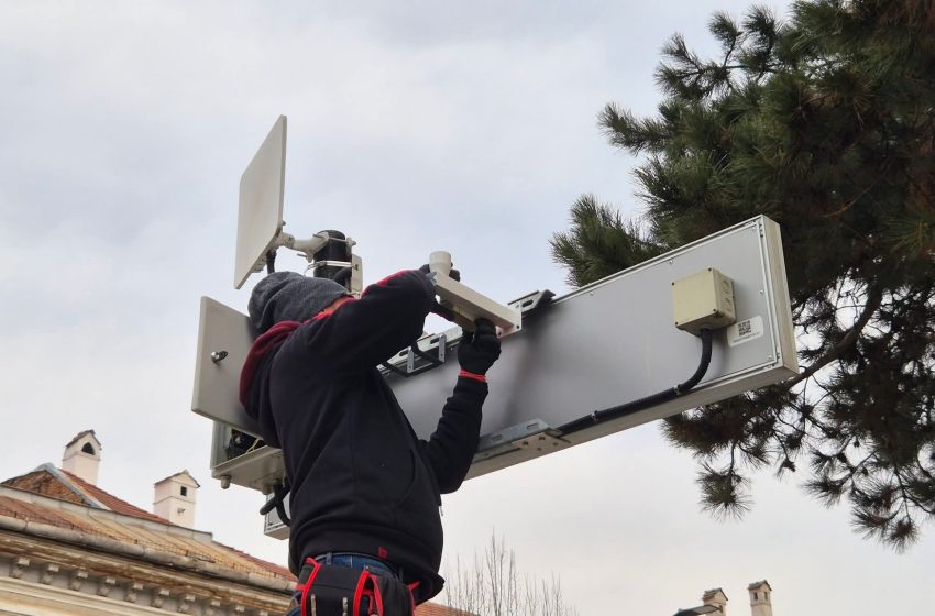  Bistrița va avea un sistem modern de monitorizare a aerului: 65 de stații fixe și mobile instalate în oraș. FOTO
