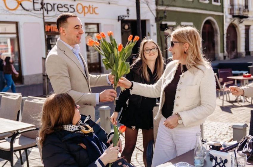  Bogdan Ivan: La mulți ani tuturor doamnelor și domnișoarelor! Să fiți iubite și apreciate în fiecare zi!