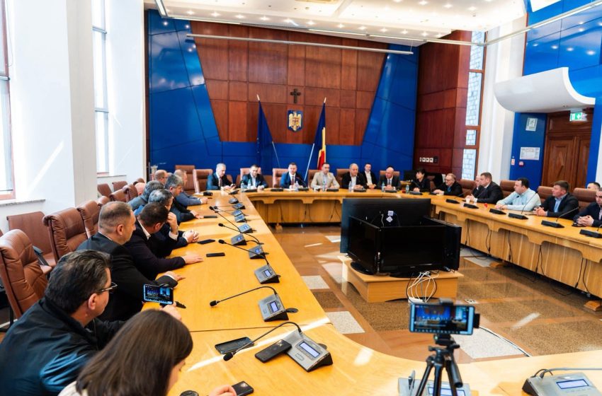  Investiții pentru comunități: 16 comune din Bistrița-Năsăud vor avea iluminat public modernizat. FOTO