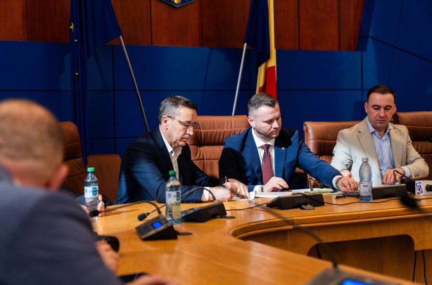 Doru Crișan: Am semnat contractul de finanțare cu Administrația Fondului pentru Mediu pentru proiectul „Modernizarea și eficientizarea sistemului de iluminat public în comuna Prundu Bârgăului’