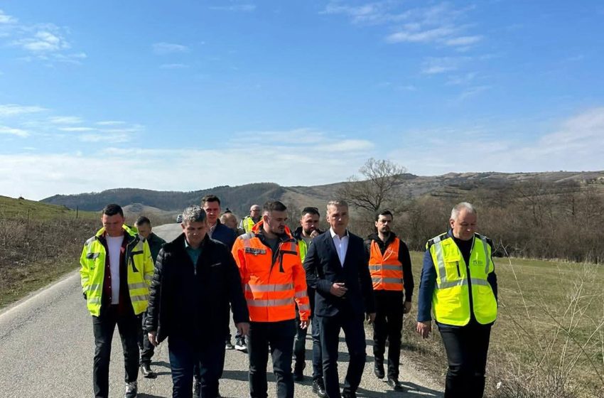  Lucrările de modernizare pe DJ 154, în comuna Monor, avansează într-un ritm susținut, pe un tronson de peste 7 kilometri. FOTO