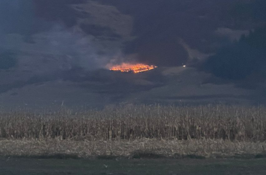  Incendiile de vegetație uscată continuă să producă pagube în județul Bistrița-Năsăud– 33 de intervenții în doar o săptămână