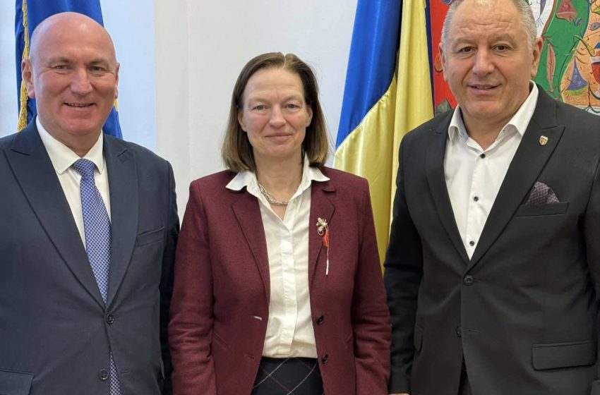  Vizită oficială la Bistrița: Ambasadoarea Germaniei a discutat despre economie, educație și cooperare locală. FOTO