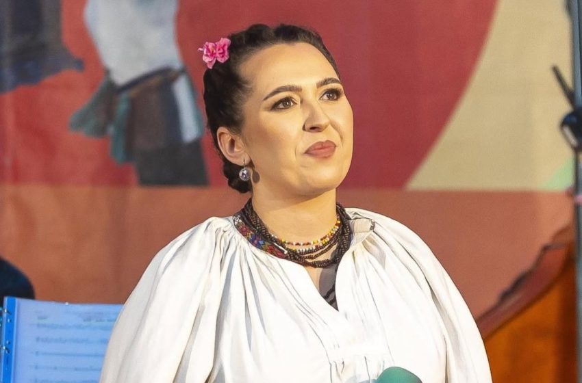  La Mulți Ani, Cristina Bugnar, interpretă de muzică populară la Ansamblul Profesionist „Dor Românesc”