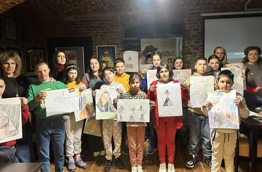  Elevii de la LACRIMA în vizită la Biblioteca Județeană GEORGE COȘBUC