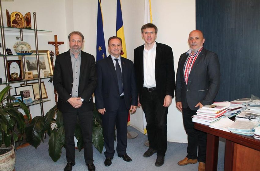  Cei mai longevivi manageri culturali din Bistrița-Năsăud, sub lupa Consiliului Județean. Ce note au obținut Alexandru Gavrilaș, Ioan Pintea și Alexandru Pugna?