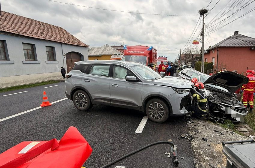  Accident rutier la Rusu Bârgăului: cinci persoane implicate, printre care un minor