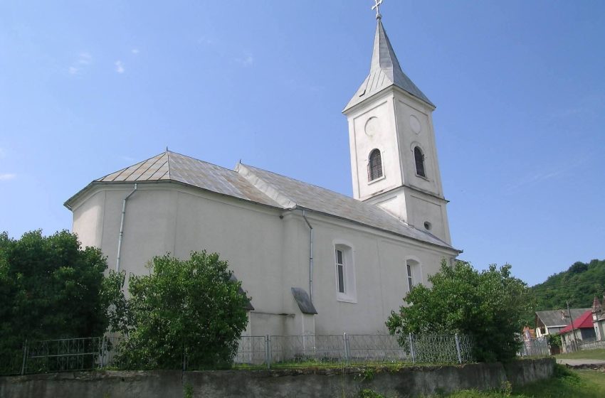  Cercetări arheologice la fosta Biserică Evanghelică din Arcalia – comuna Șieu-Măgheruș. FOTO