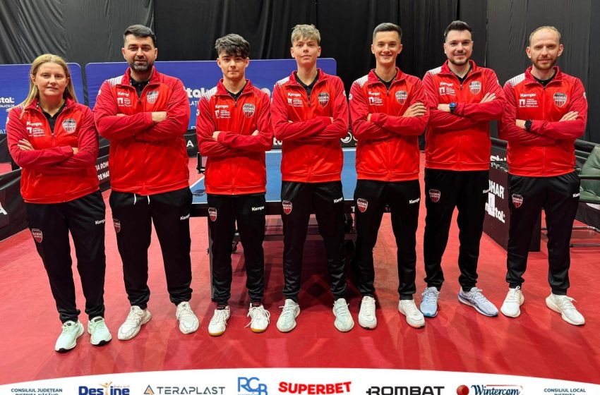  Victorie importantă pentru Gloria Bistrița în semifinalele Superligii de tenis de masă, scor 3-1 în fața formației Rapid București