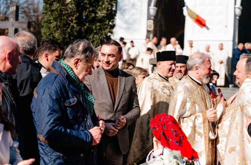  Bogdan Ivan: La mulți ani celor care vă sărbătoriți azi onomastica! Paște Fericit prietenilor noștri care astăzi sărbătoresc Învierea Domnului!