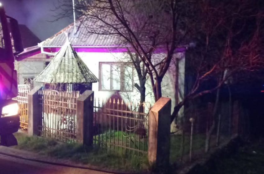  Incendiu la o anexă gospodărească din Breaza. FOTO