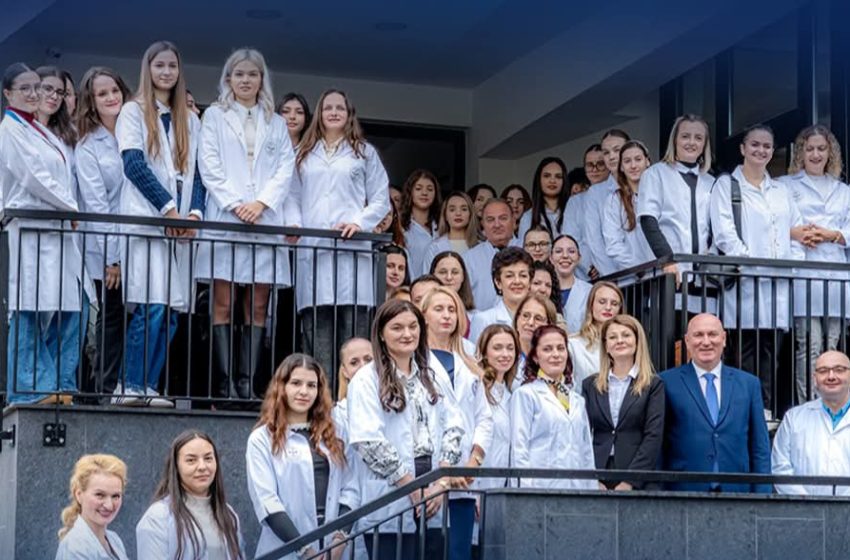  Porți deschise pentru viitor: UMFST Târgu Mureș își prezintă oferta educațională la extensia Bistrița