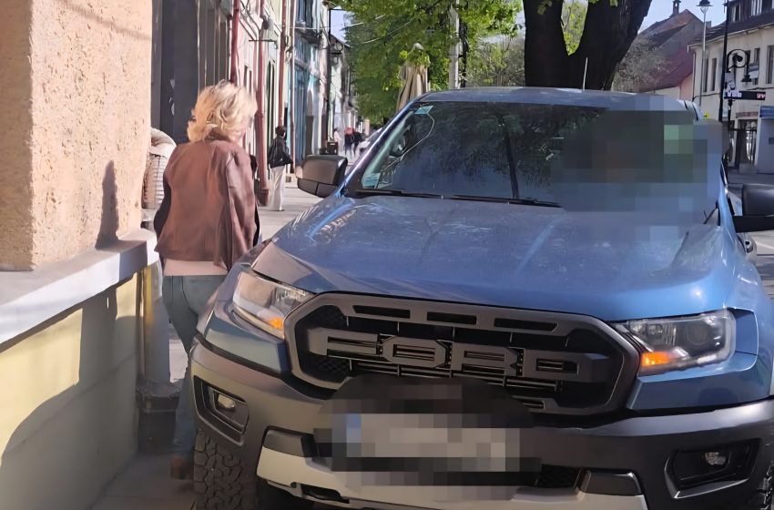  Trotuarul nu e VIP parking! Amendă pentru un Ford Raptor în centrul Bistriței