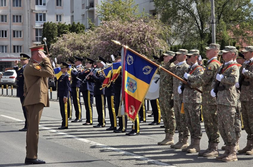  Ziua Forțelor Terestre Române sărbătorită la Bistrița. FOTO