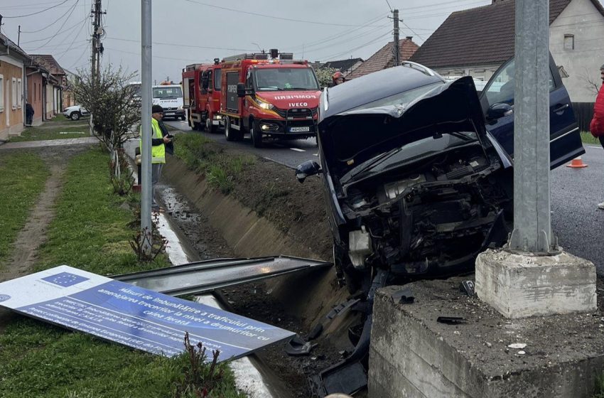  Accident rutier la Livezile. Un bărbat de 80 de ani a ajuns cu fracturi multiple la spital