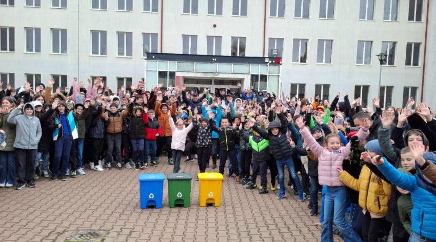 Reciclezi azi, câștigi mâine: 10 școli intră în competiția viitorului verde