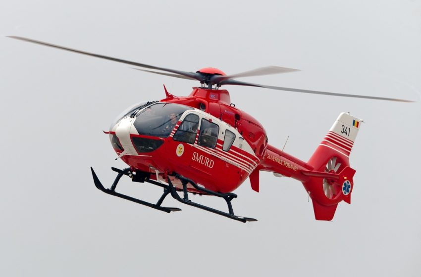  Pacientul din incendiul de la Sărata a fost transportat în stare gravă cu elicopterul SMURD la Spitalul de Arși din București