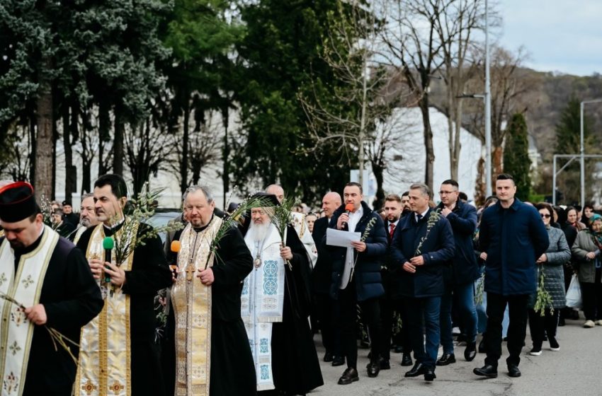  Sute de credincioși așteptați la Procesiunea de Florii din Bistrița