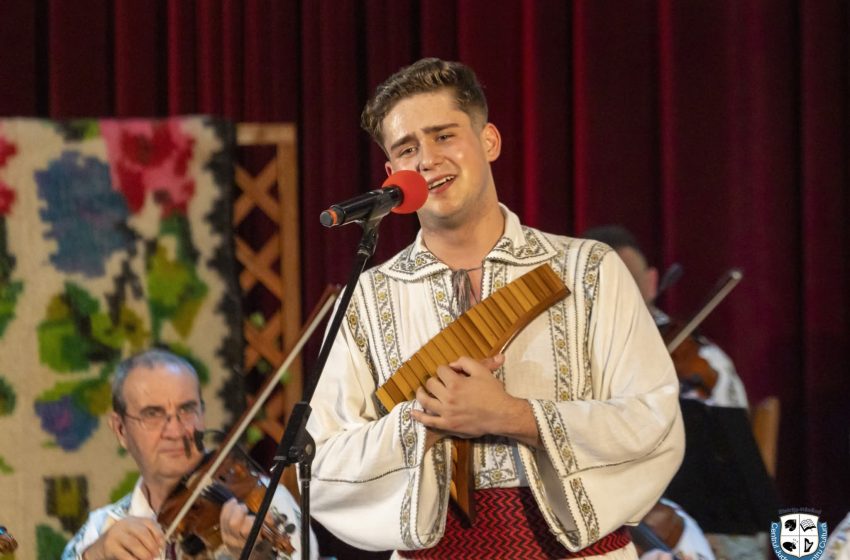  Andrei Chelba din județul Prahova a câștigat Marele  Trofeul al Festivalului „Valeria Peter Predescu”. FOTO