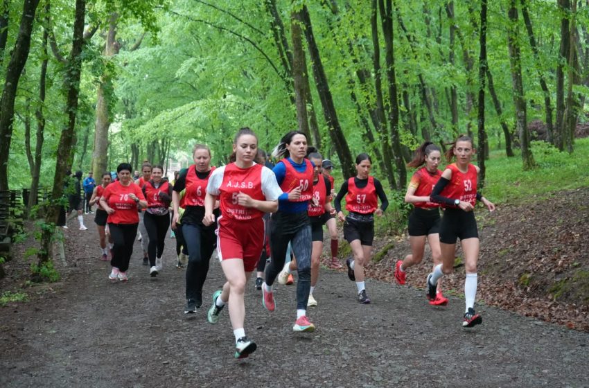  Militarii și-au testat limitele la Campionatul Militar de Cros organizat la Bistrița