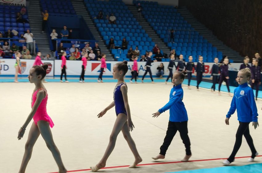  LPS Bistrița strălucește la gimnastică ritmică! Daria Ciungan, triplă vicecampioană națională școlară! FOTO