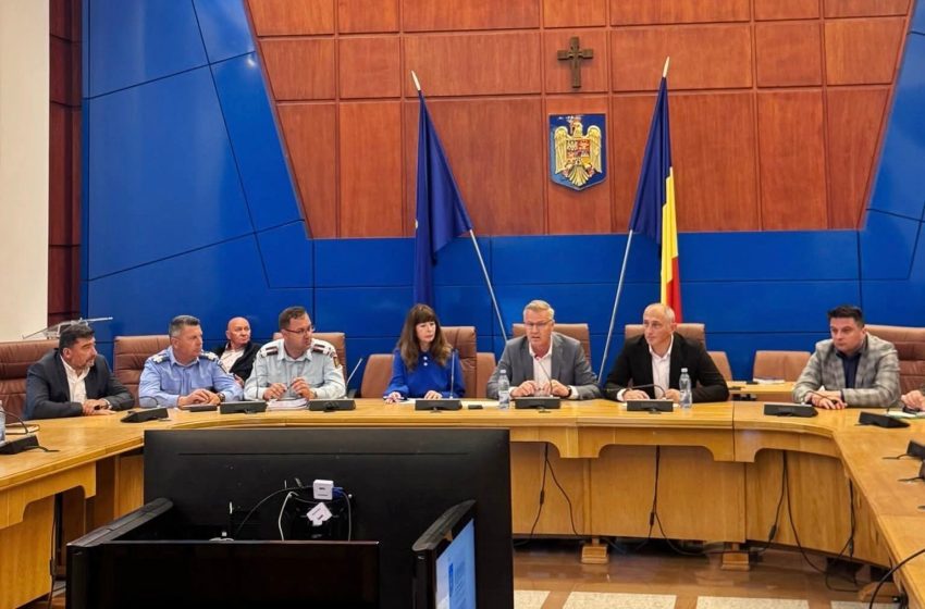  PNRR, urșii și situațiile de urgență, pe masa discuțiilor la Prefectură! Stelian Dolha: „Sprijinim administrațiile locale pentru dezvoltarea comunităților”