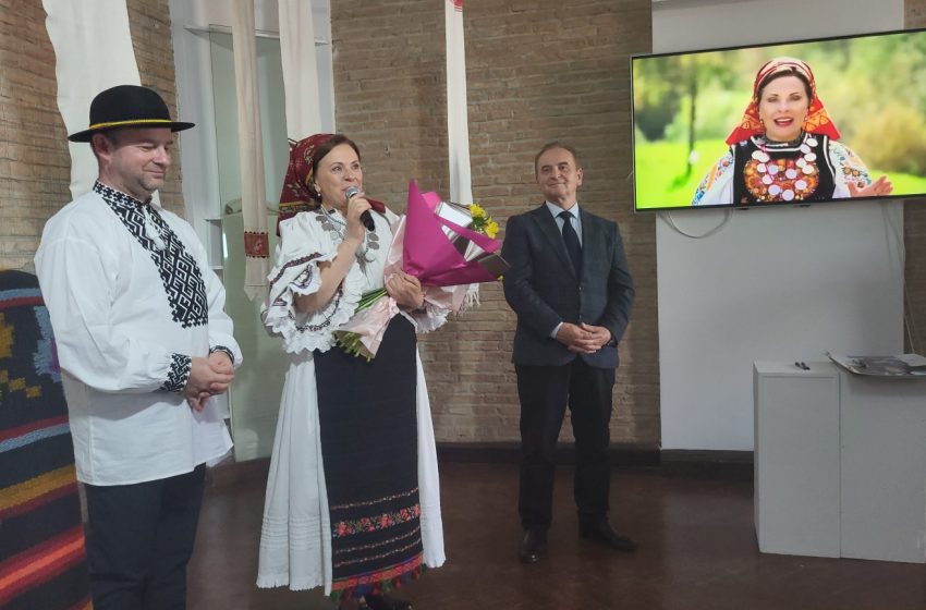  Omagiu adus tradiției: Vernisajul expoziției „Marginile lumii. Istorii de familie”, dedicat interpretei Domnica Dologa. FOTO