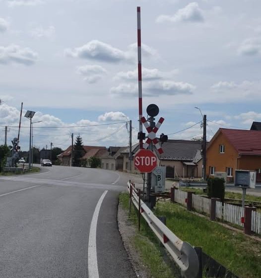  Probleme la trecerile peste calea ferată din Livezile! Semnalizările automate au devenit nefuncționale